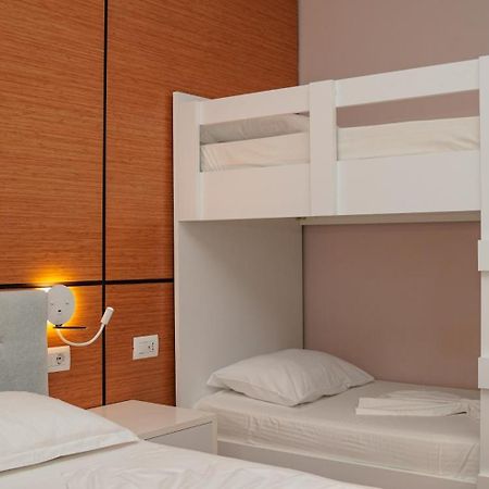 Hotel Edart Дуррес Екстер'єр фото