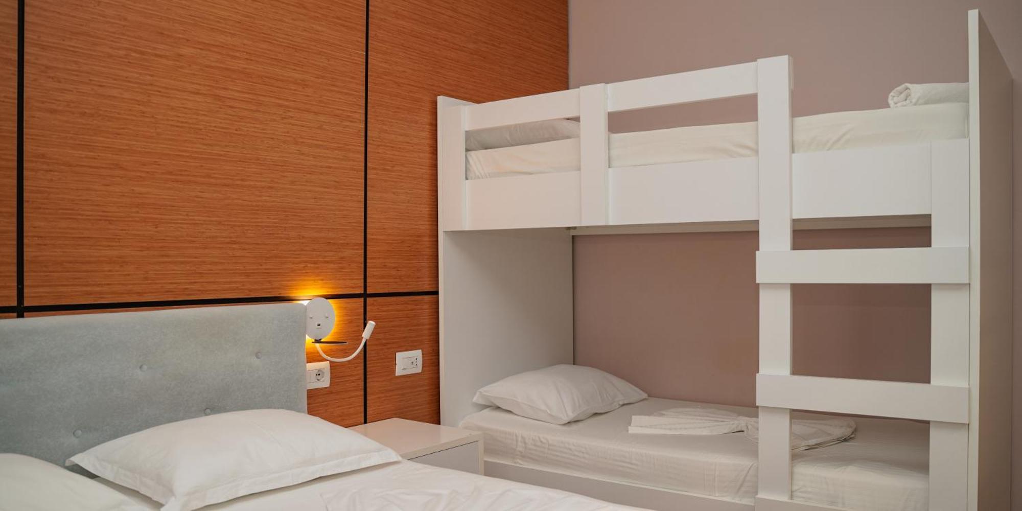 Hotel Edart Дуррес Екстер'єр фото
