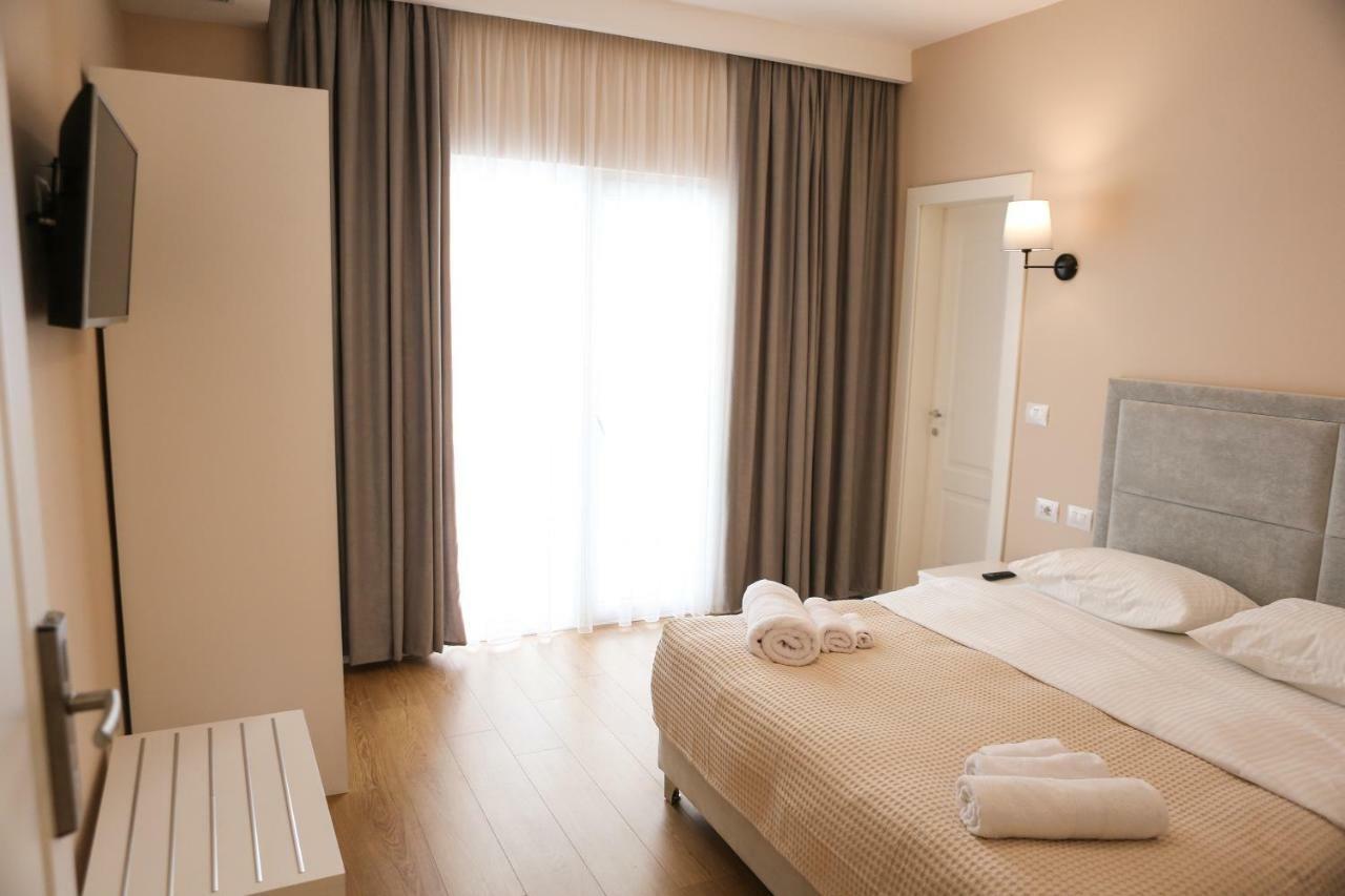 Hotel Edart Дуррес Екстер'єр фото