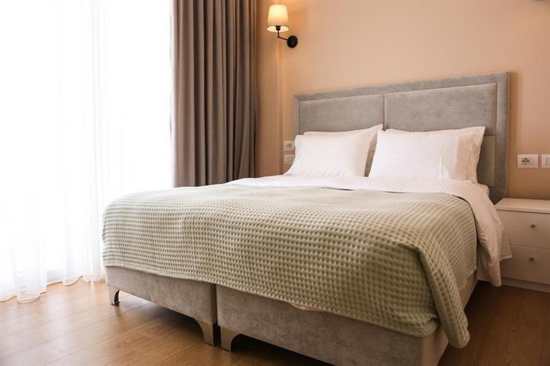 Hotel Edart Дуррес Екстер'єр фото